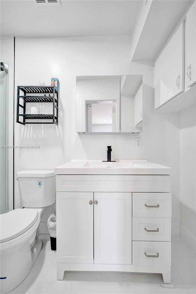 Small Image of 631 ARIZONA AVE, Fort Lauderdale Number 20