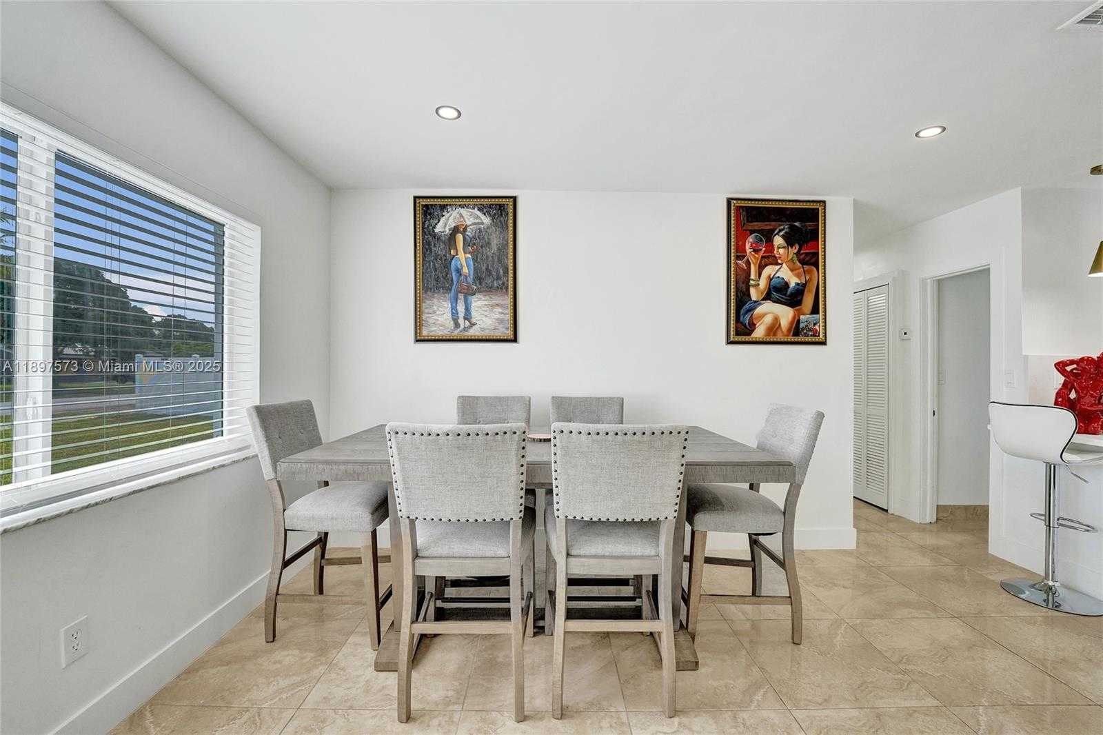 Small Image of 631 ARIZONA AVE, Fort Lauderdale Number 3
