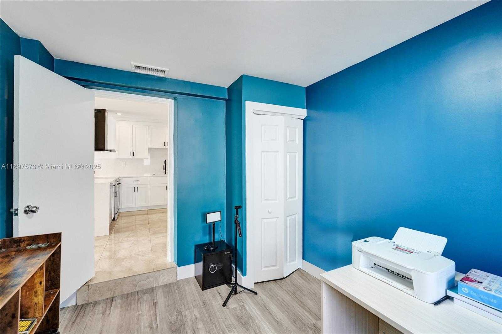 Small Image of 631 ARIZONA AVE, Fort Lauderdale Number 31