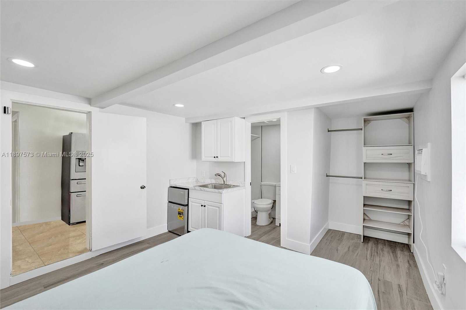 Small Image of 631 ARIZONA AVE, Fort Lauderdale Number 34