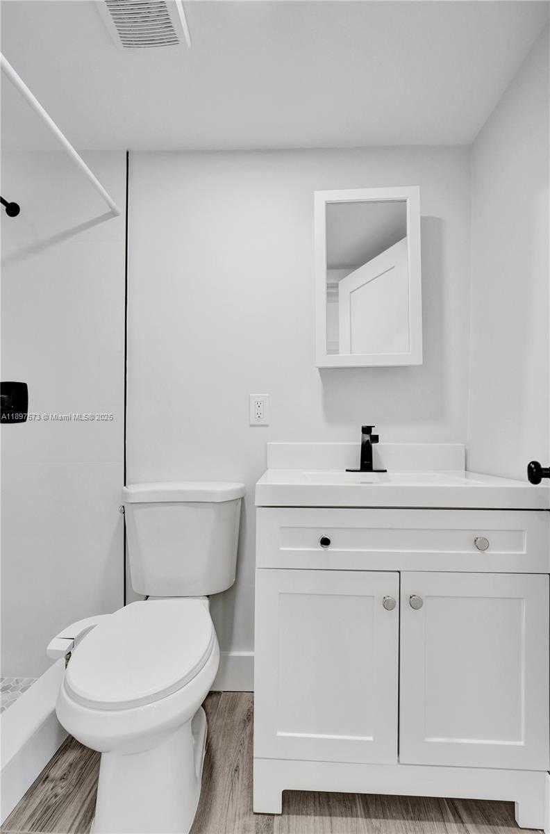 Small Image of 631 ARIZONA AVE, Fort Lauderdale Number 36
