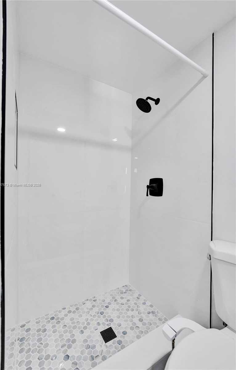 Small Image of 631 ARIZONA AVE, Fort Lauderdale Number 37