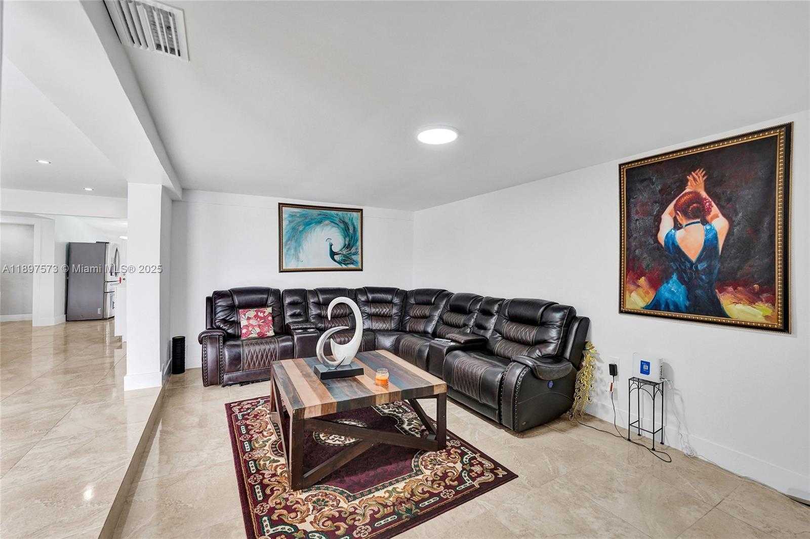 Small Image of 631 ARIZONA AVE, Fort Lauderdale Number 6