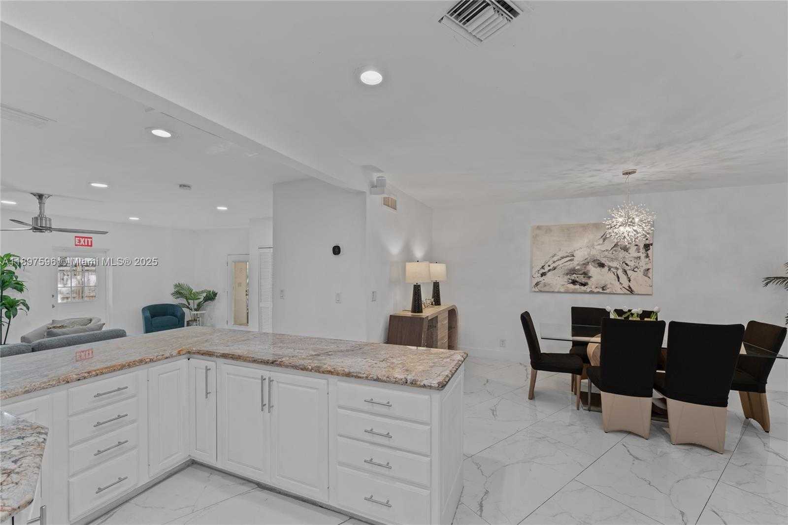 Small Image of 1809 CORAL GARDENS DR, Wilton Manors Number 16