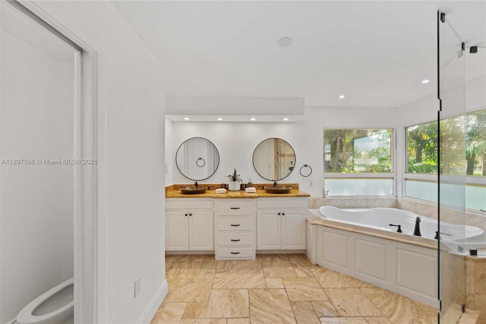 Small Image of 1809 CORAL GARDENS DR, Wilton Manors Number 22