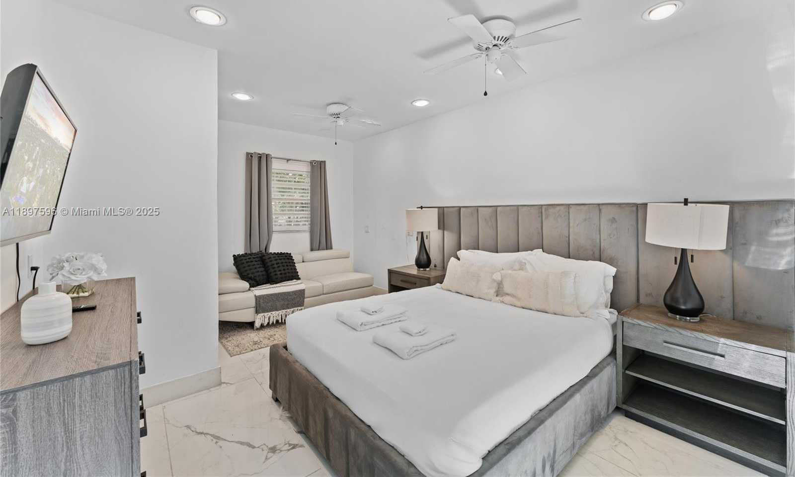Small Image of 1809 CORAL GARDENS DR, Wilton Manors Number 24