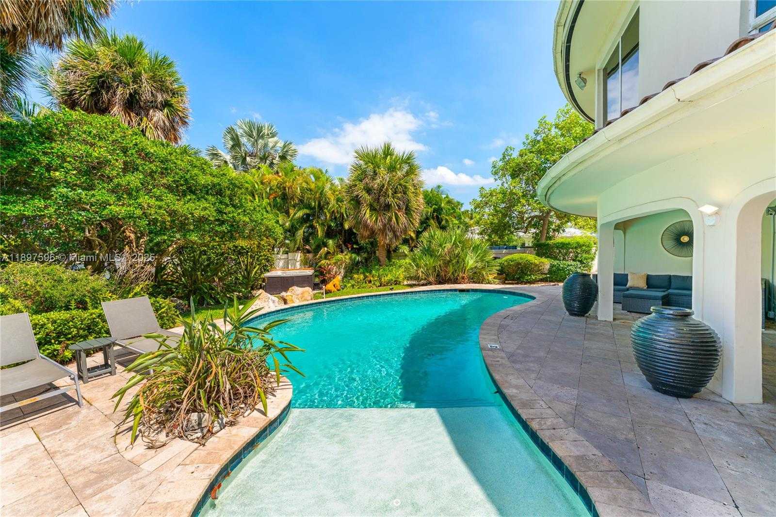Small Image of 1809 CORAL GARDENS DR, Wilton Manors Number 37