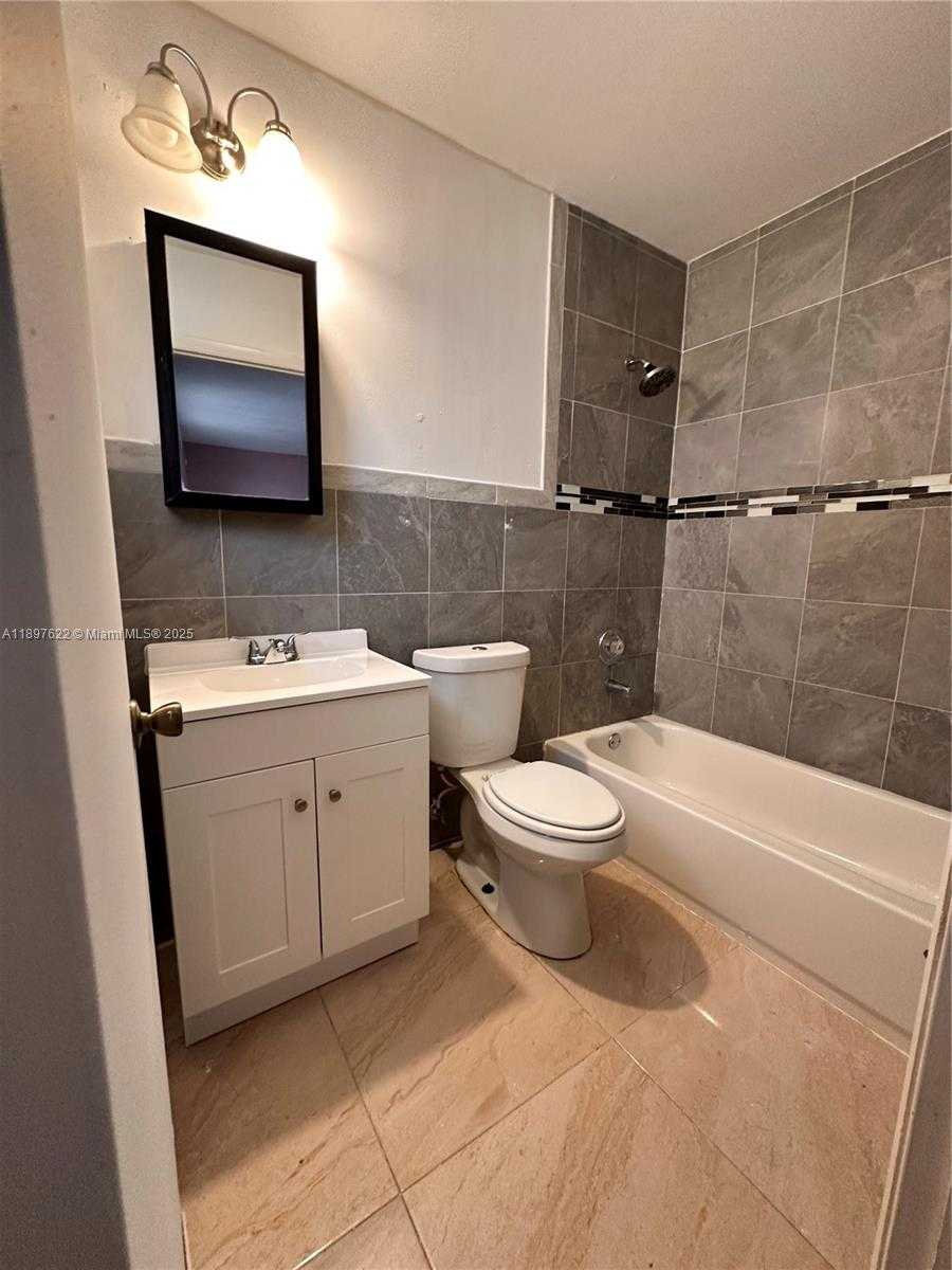 Small Image of 3382 NORTH WEST 197TH TER, Miami Gardens Number 18