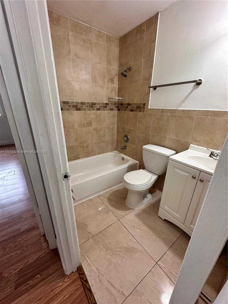 Small Image of 3382 NORTH WEST 197TH TER, Miami Gardens Number 20