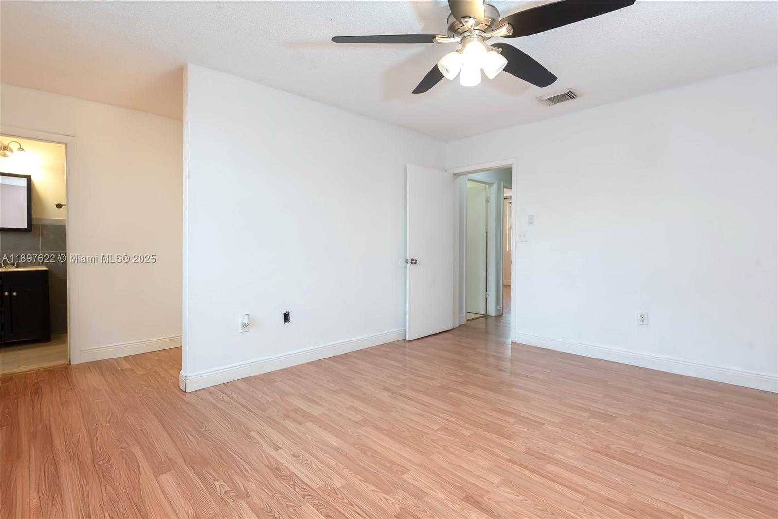 Small Image of 3382 NORTH WEST 197TH TER, Miami Gardens Number 21