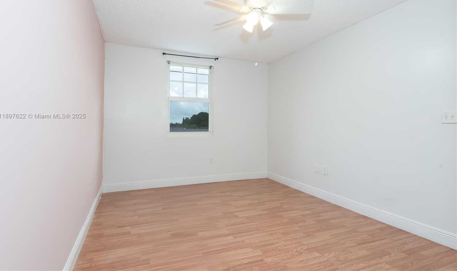 Small Image of 3382 NORTH WEST 197TH TER, Miami Gardens Number 25
