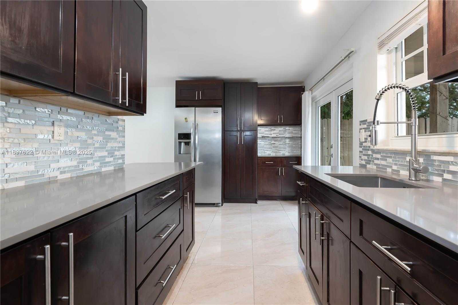 Small Image of 3382 NORTH WEST 197TH TER, Miami Gardens Number 9