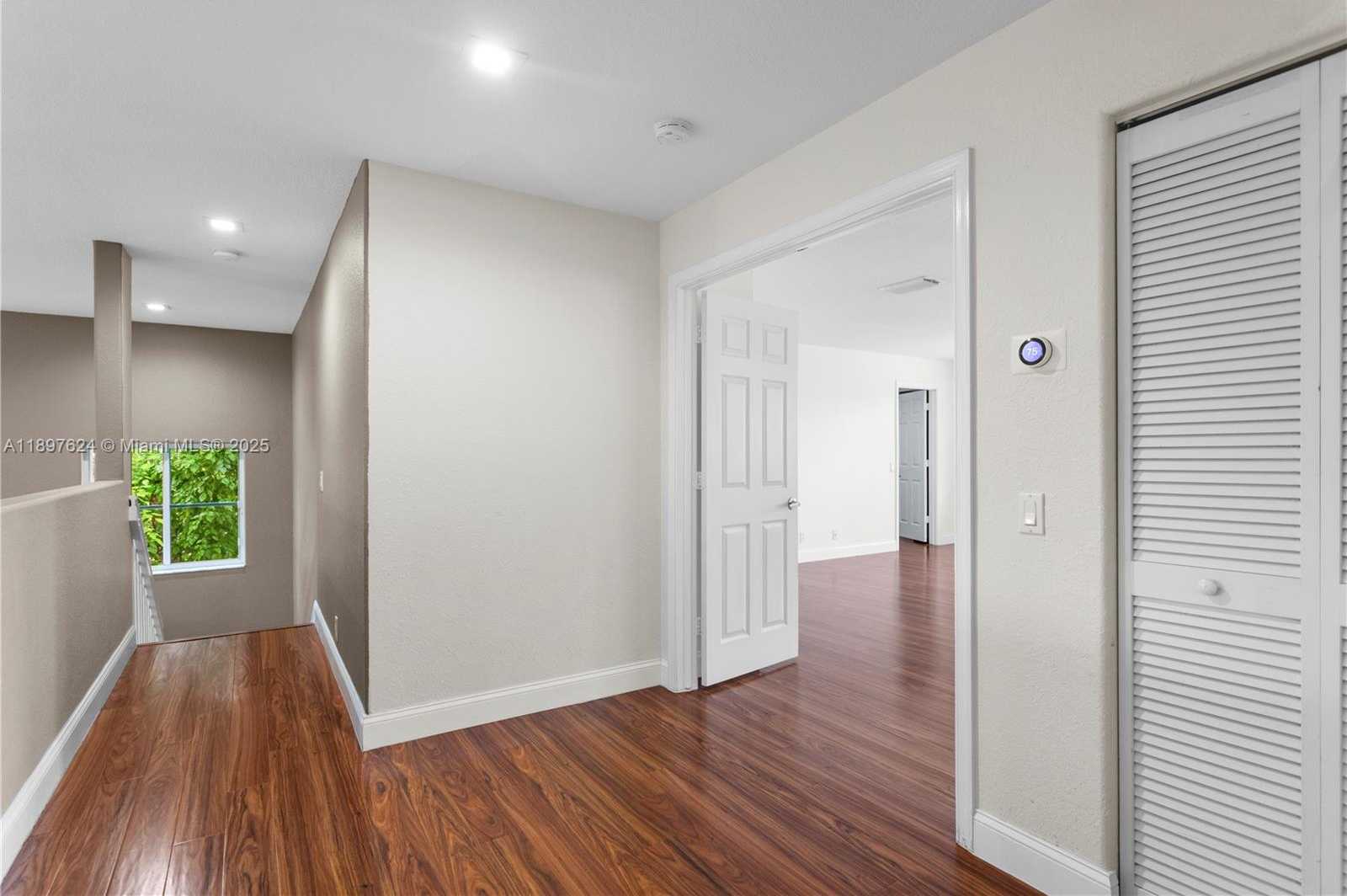 Small Image of 3620 HERON RIDGE LN, Weston Number 12