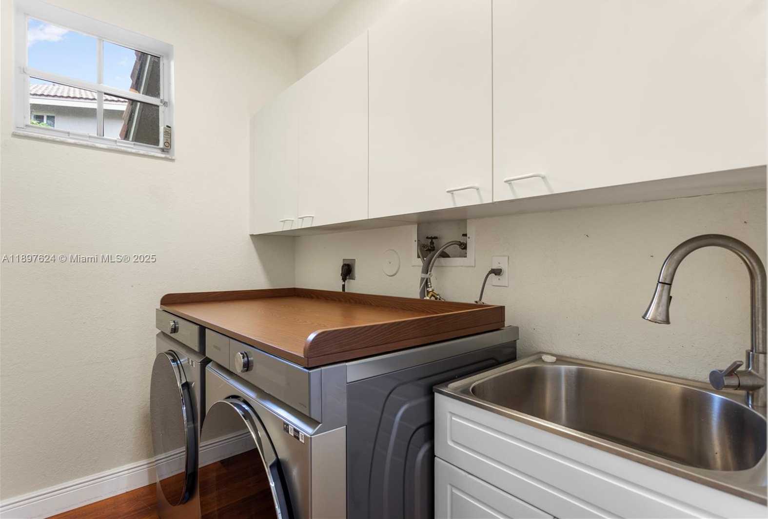 Small Image of 3620 HERON RIDGE LN, Weston Number 22