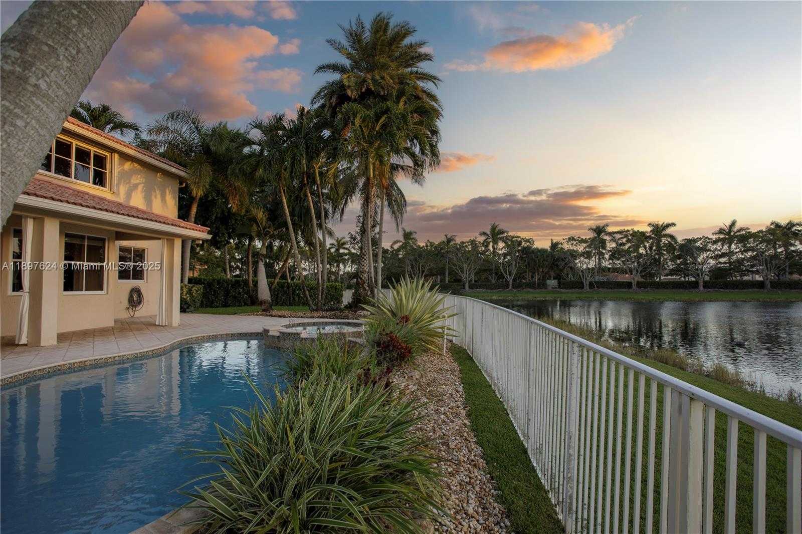 Small Image of 3620 HERON RIDGE LN, Weston Number 25