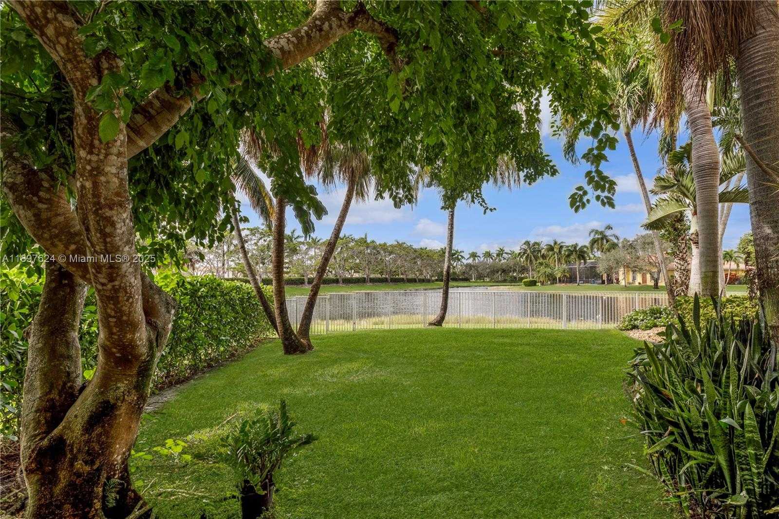 Small Image of 3620 HERON RIDGE LN, Weston Number 26