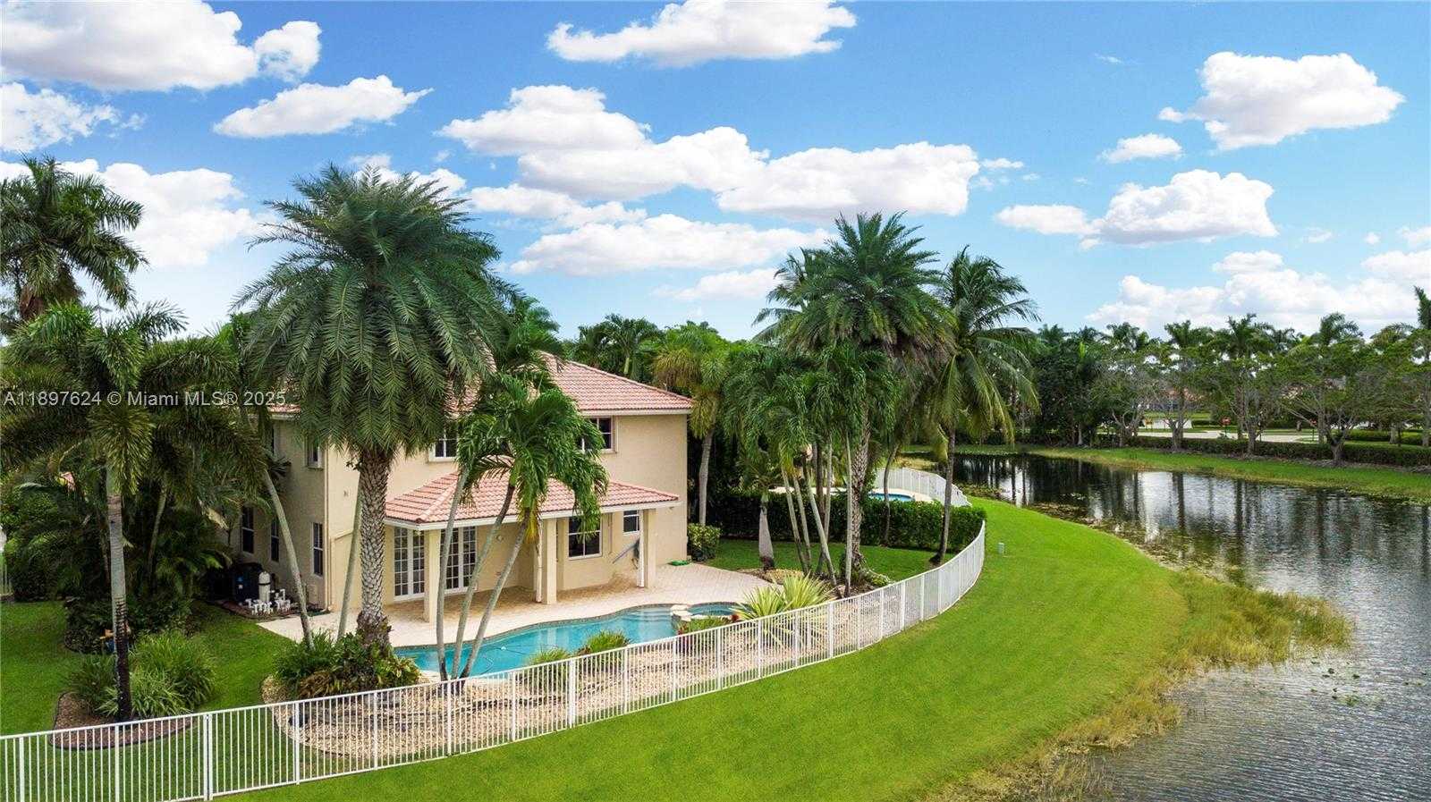 Small Image of 3620 HERON RIDGE LN, Weston Number 27