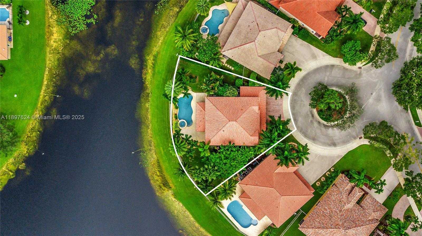 Small Image of 3620 HERON RIDGE LN, Weston Number 30