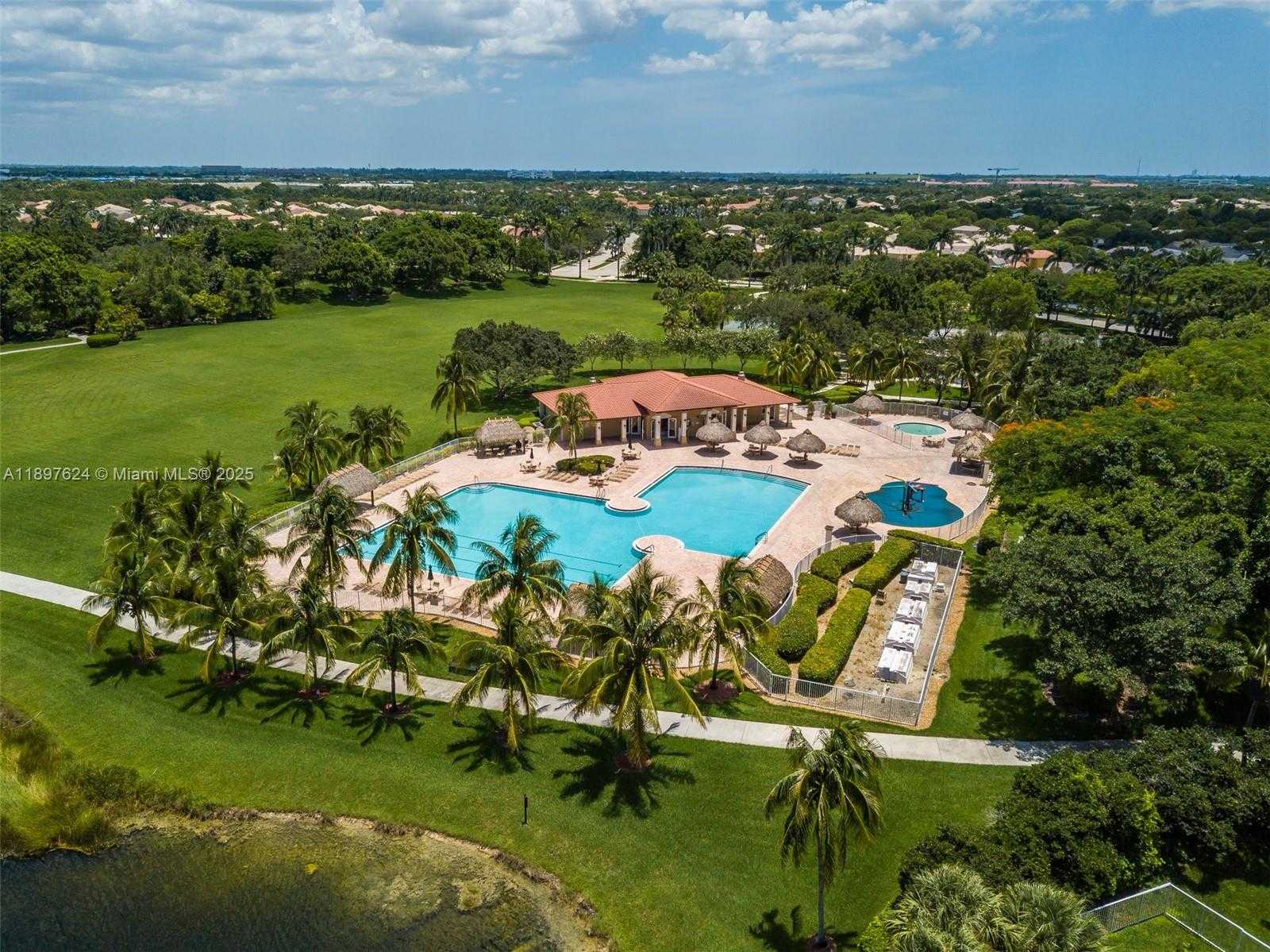 Small Image of 3620 HERON RIDGE LN, Weston Number 33