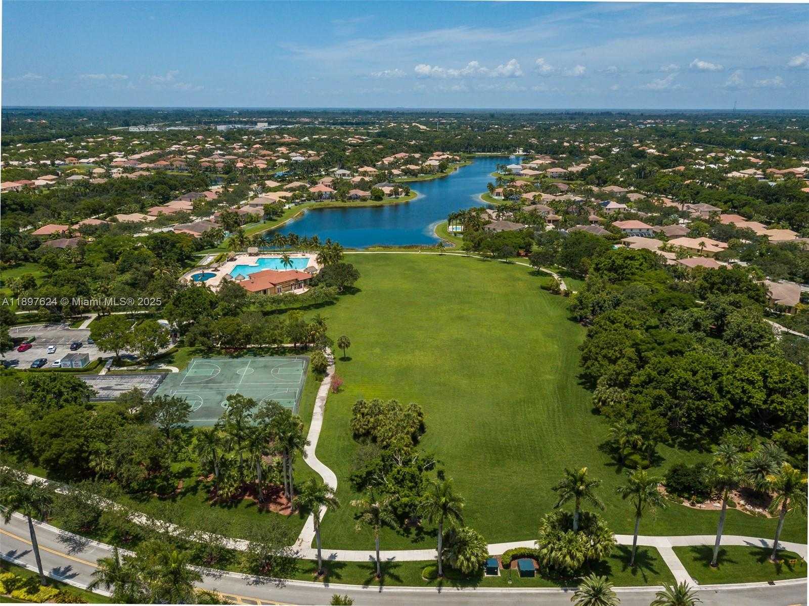 Small Image of 3620 HERON RIDGE LN, Weston Number 35