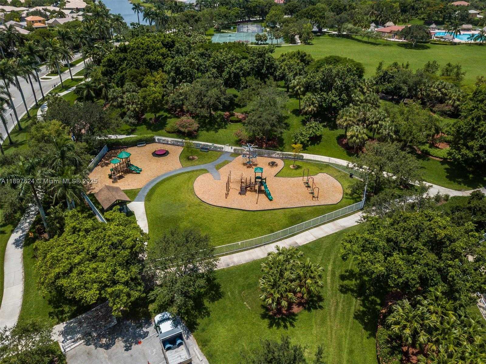 Small Image of 3620 HERON RIDGE LN, Weston Number 36