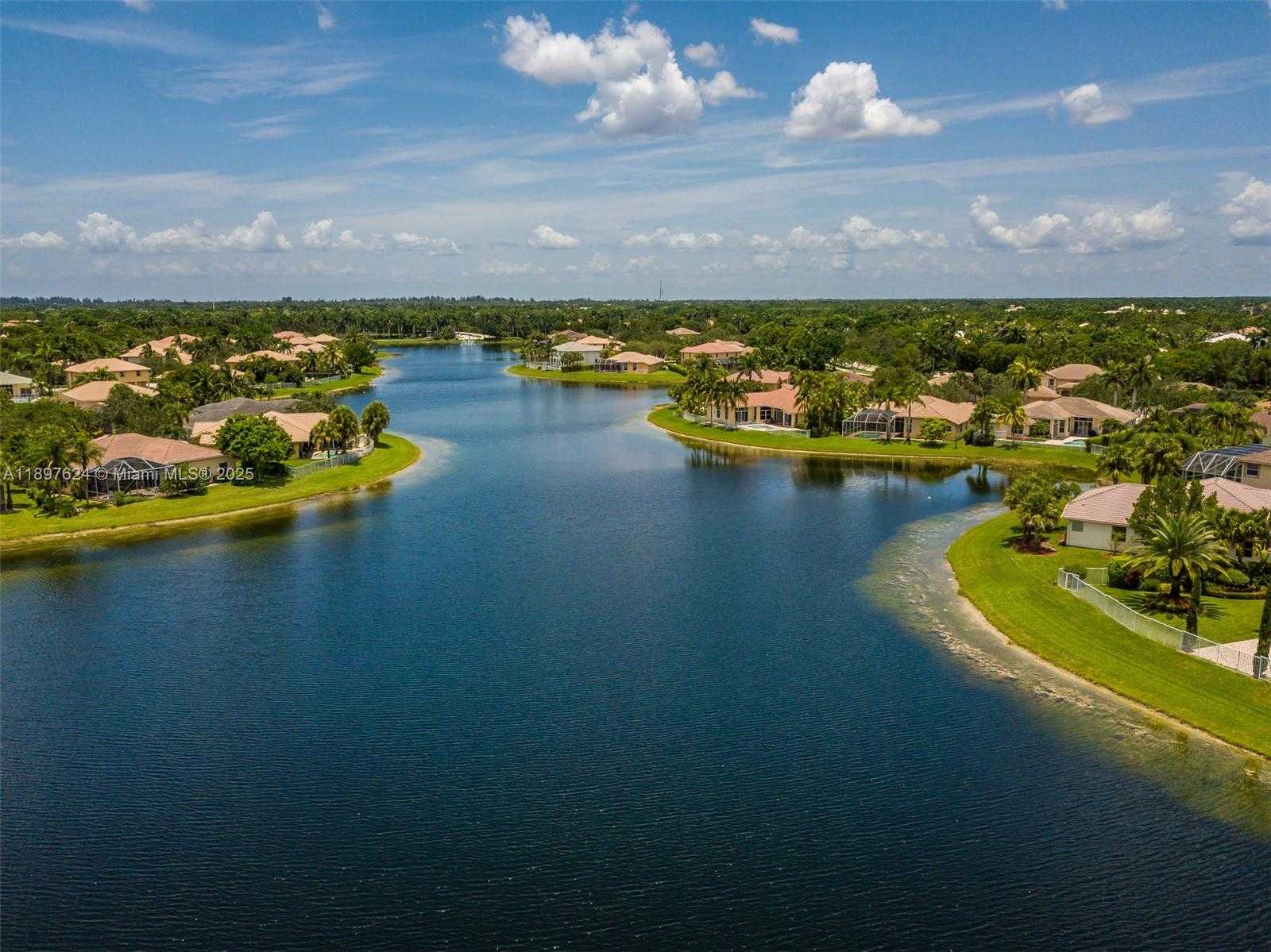 Small Image of 3620 HERON RIDGE LN, Weston Number 37