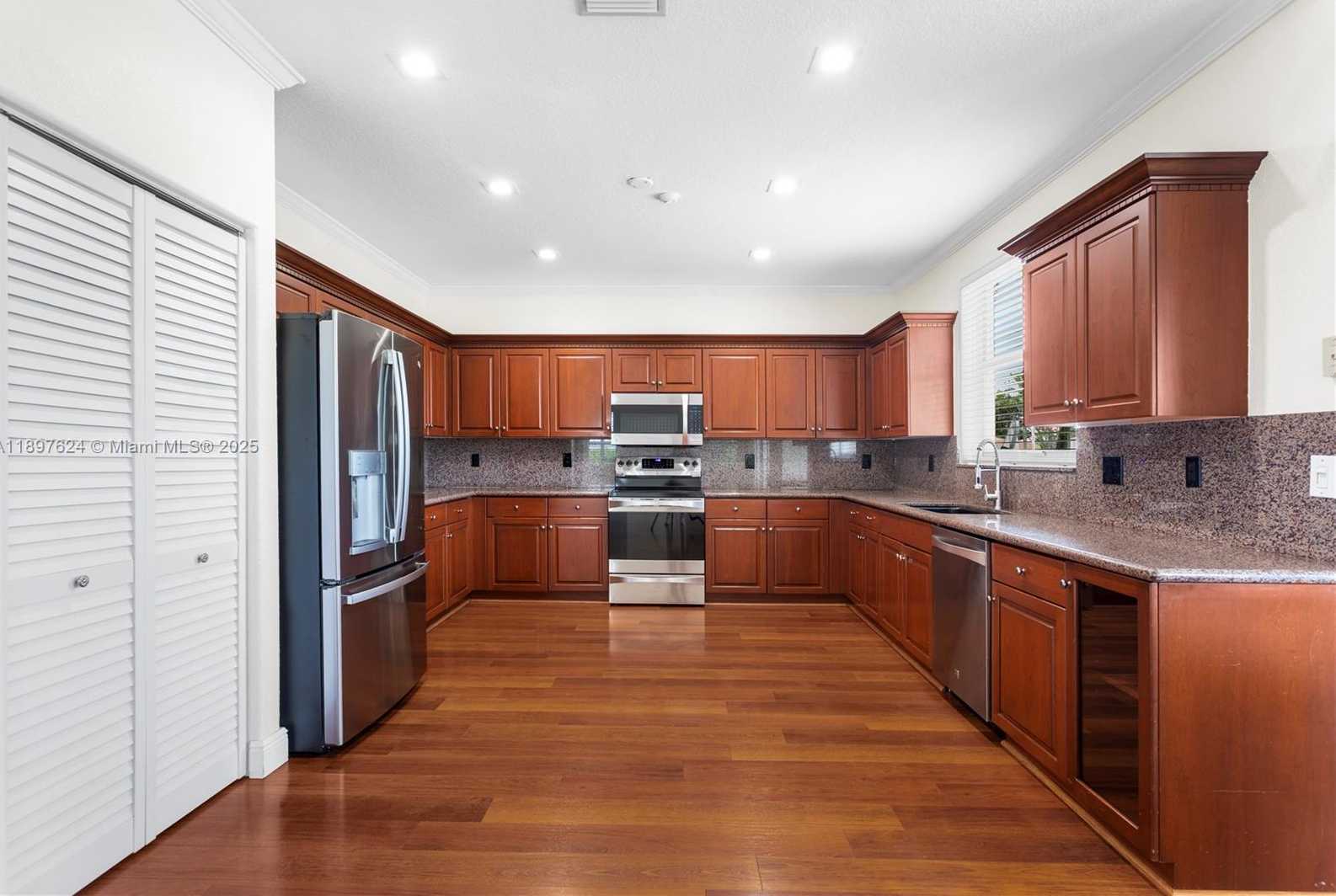 Small Image of 3620 HERON RIDGE LN, Weston Number 6