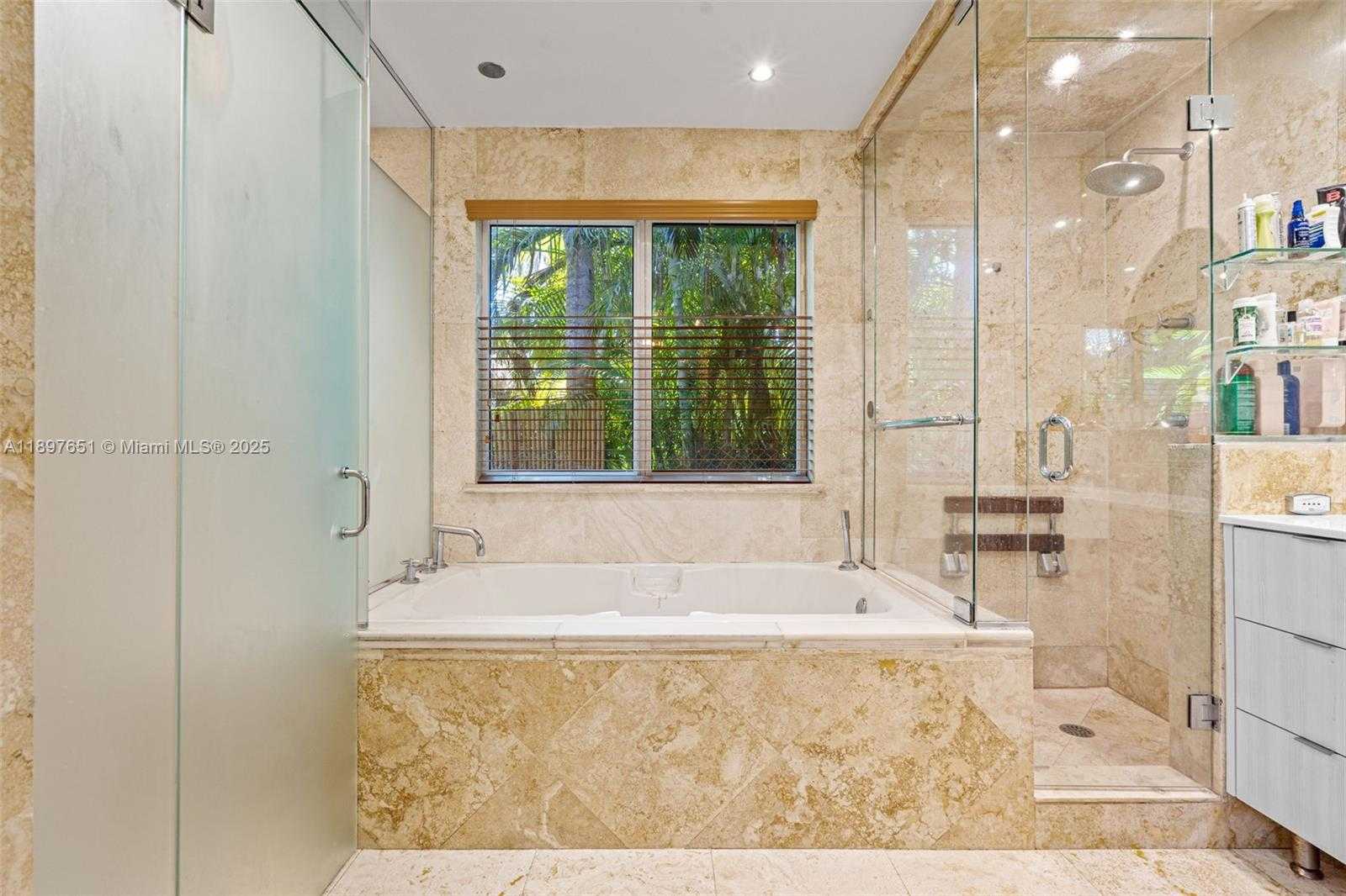 Small Image of 7970 HAWTHORNE AVE, Miami Beach Number 21