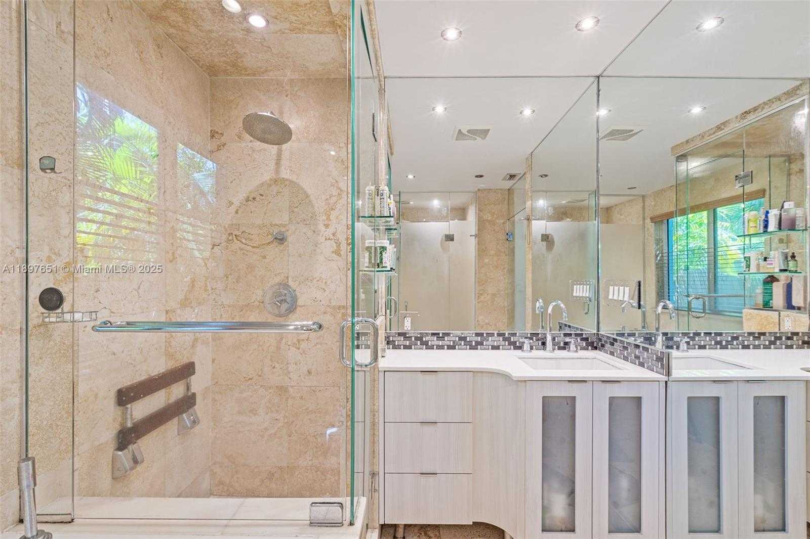 Small Image of 7970 HAWTHORNE AVE, Miami Beach Number 22