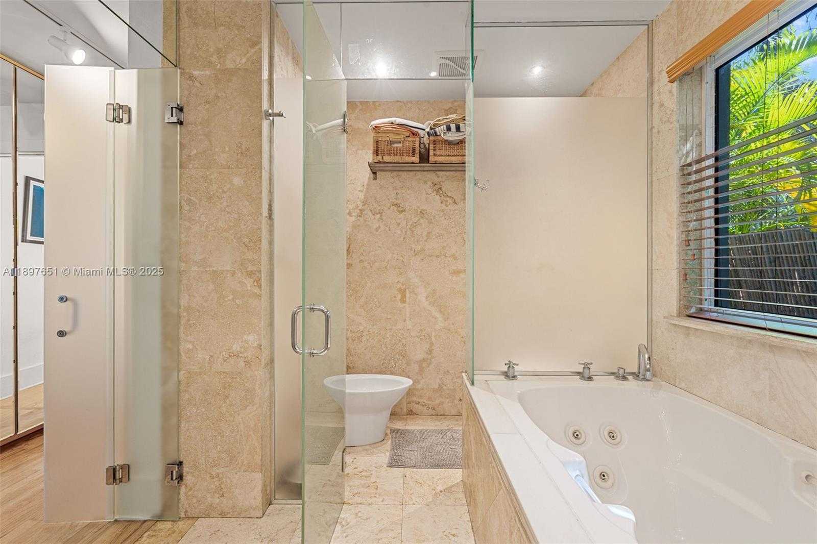 Small Image of 7970 HAWTHORNE AVE, Miami Beach Number 23
