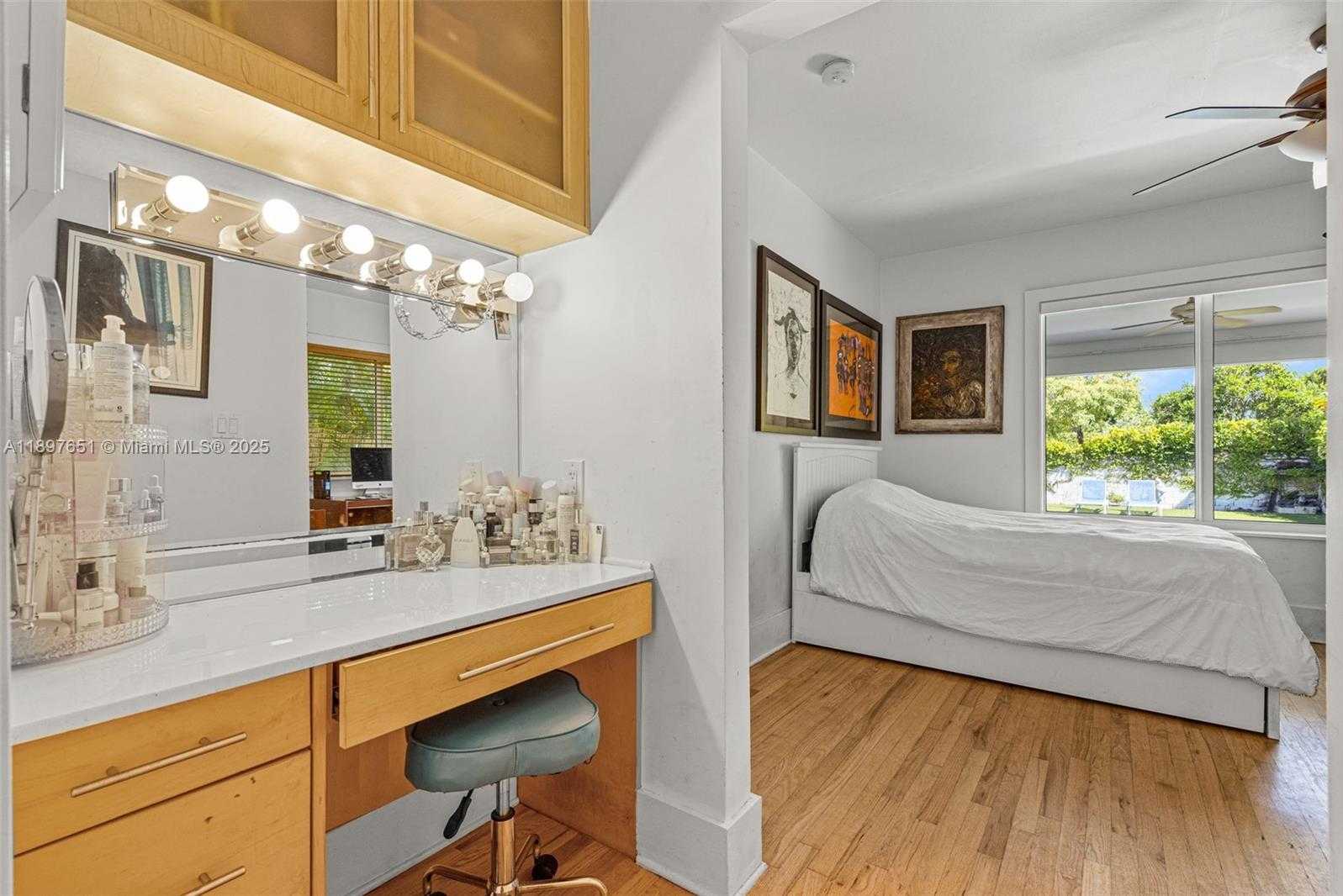 Small Image of 7970 HAWTHORNE AVE, Miami Beach Number 25