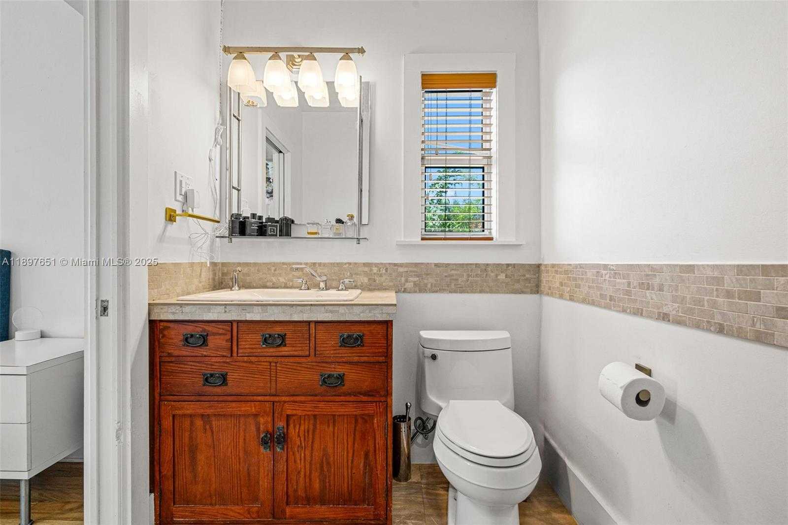 Small Image of 7970 HAWTHORNE AVE, Miami Beach Number 29