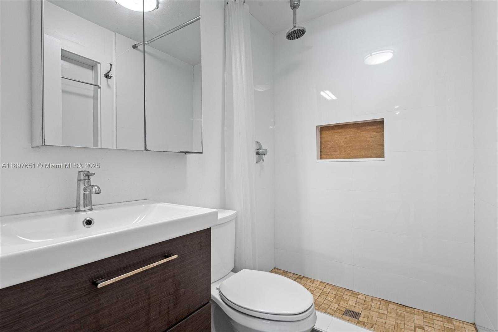 Small Image of 7970 HAWTHORNE AVE, Miami Beach Number 33
