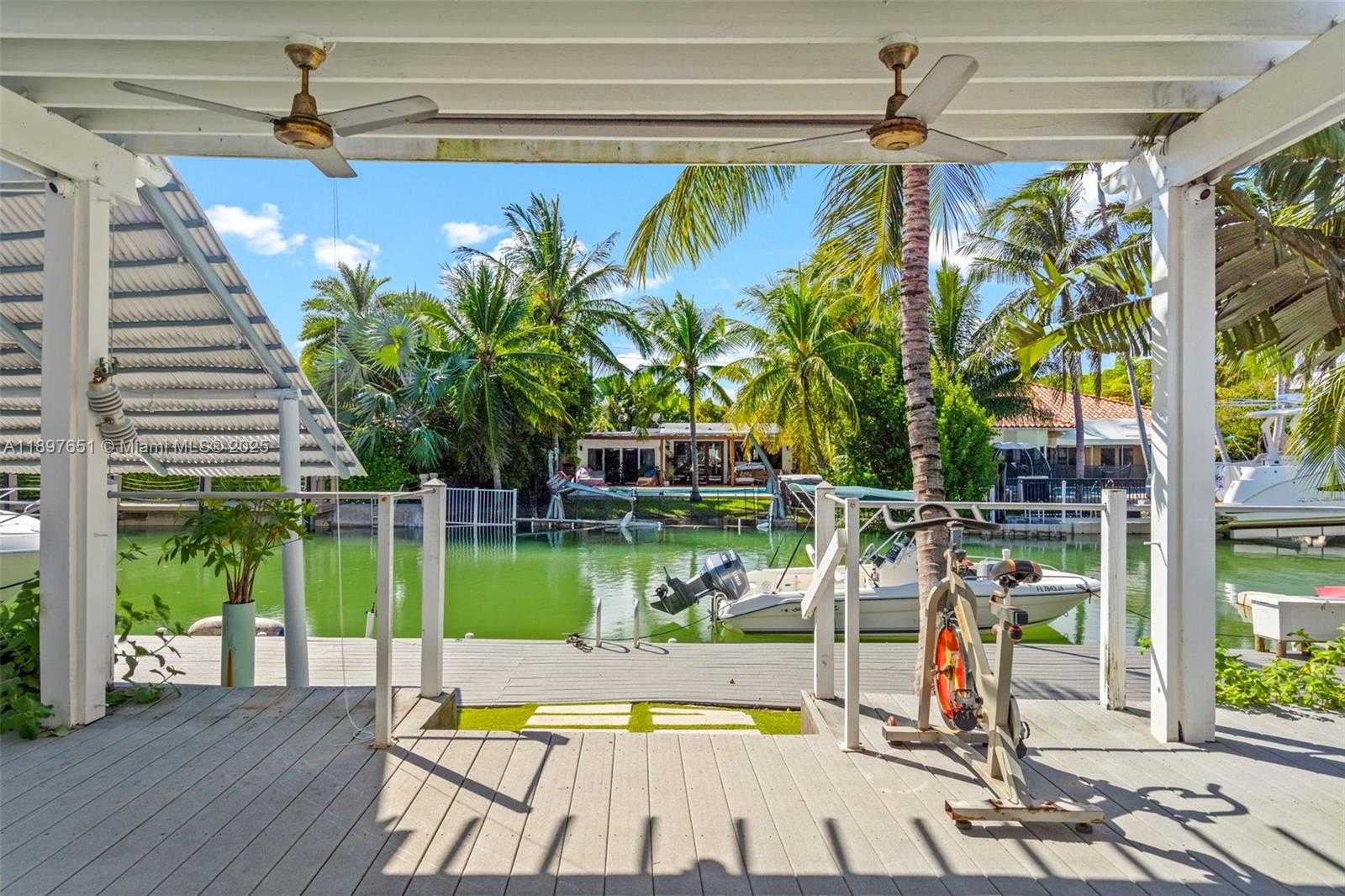 Small Image of 7970 HAWTHORNE AVE, Miami Beach Number 36