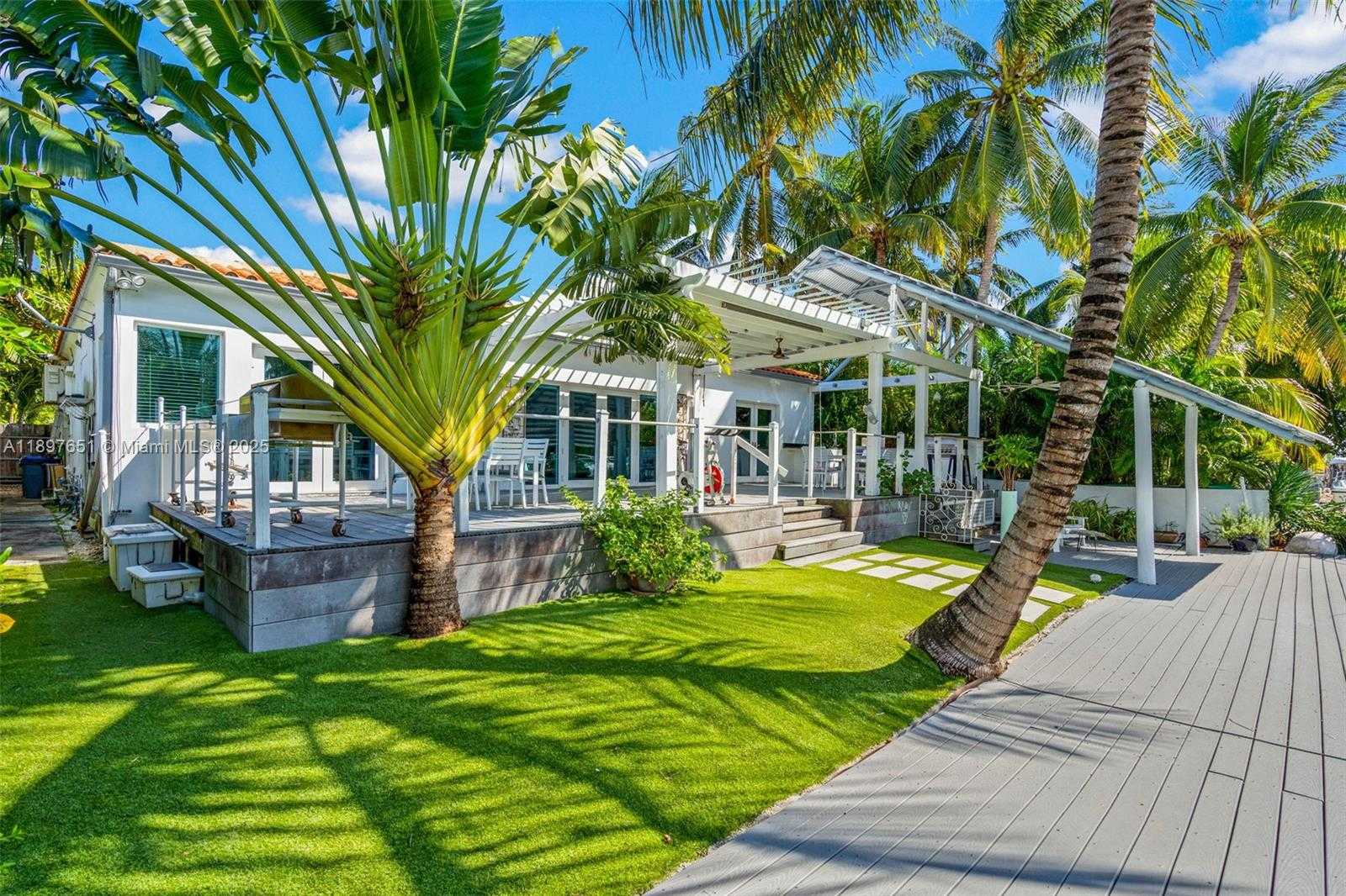 Small Image of 7970 HAWTHORNE AVE, Miami Beach Number 38