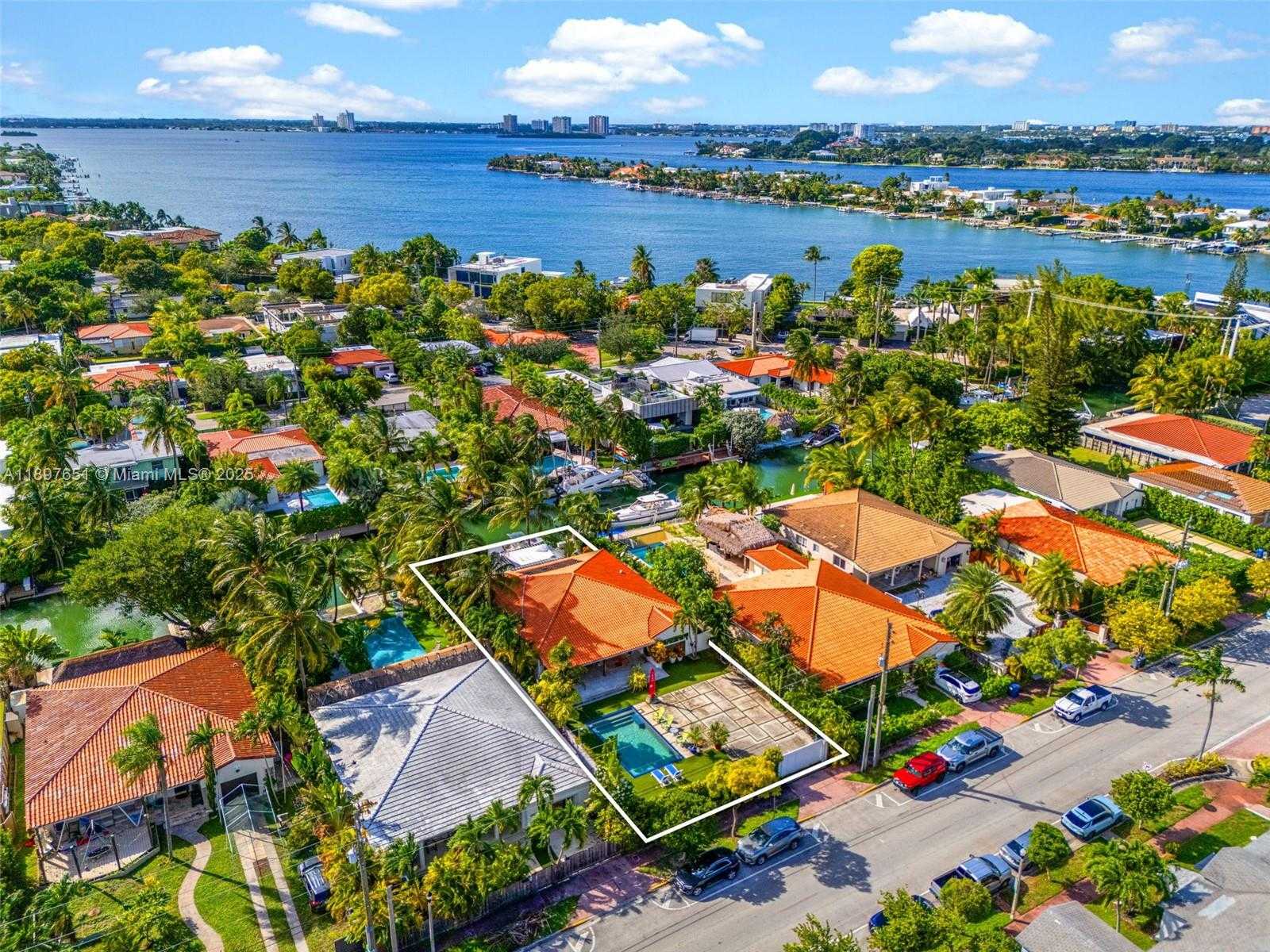 Small Image of 7970 HAWTHORNE AVE, Miami Beach Number 51
