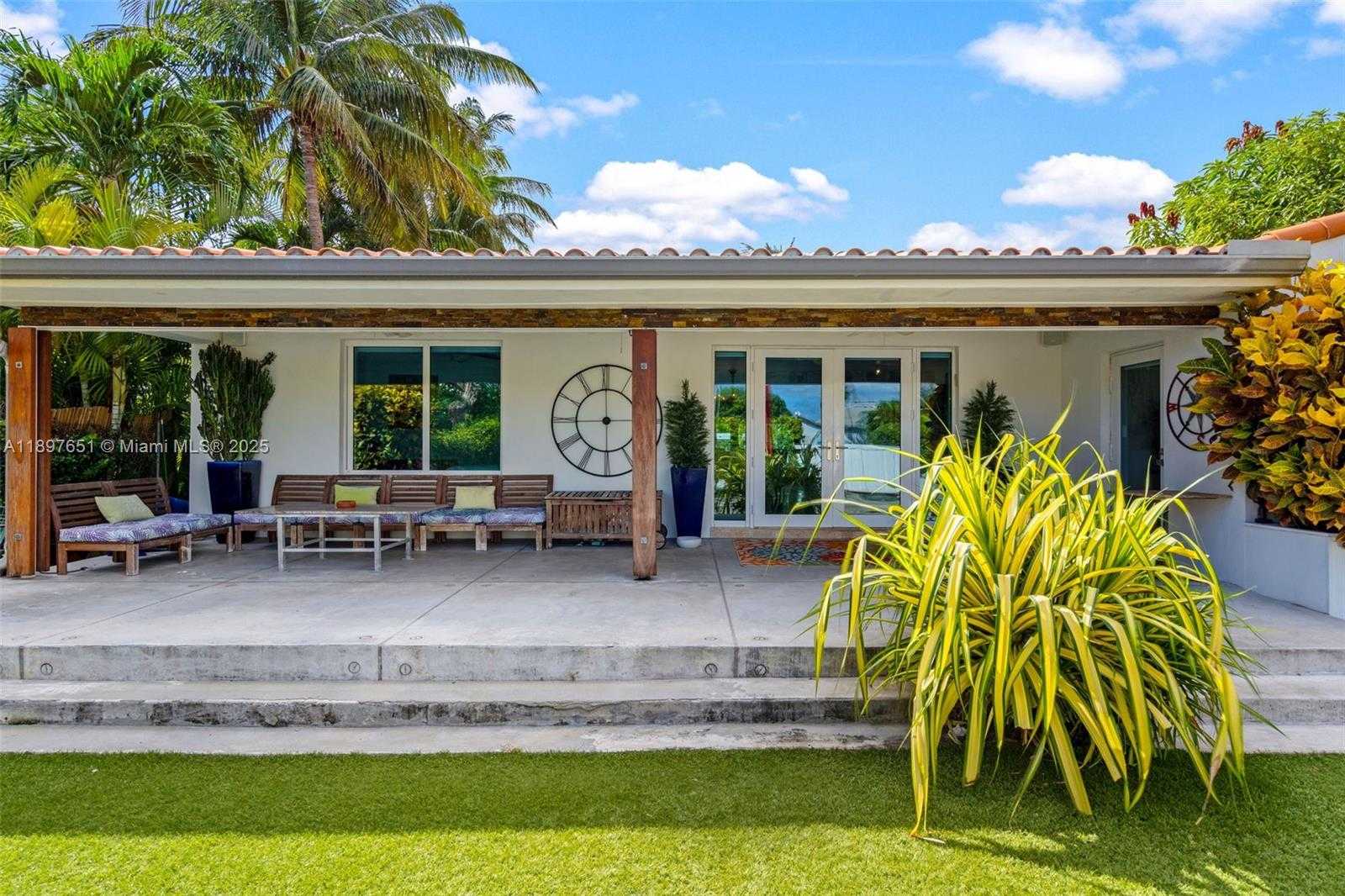 Small Image of 7970 HAWTHORNE AVE, Miami Beach Number 7
