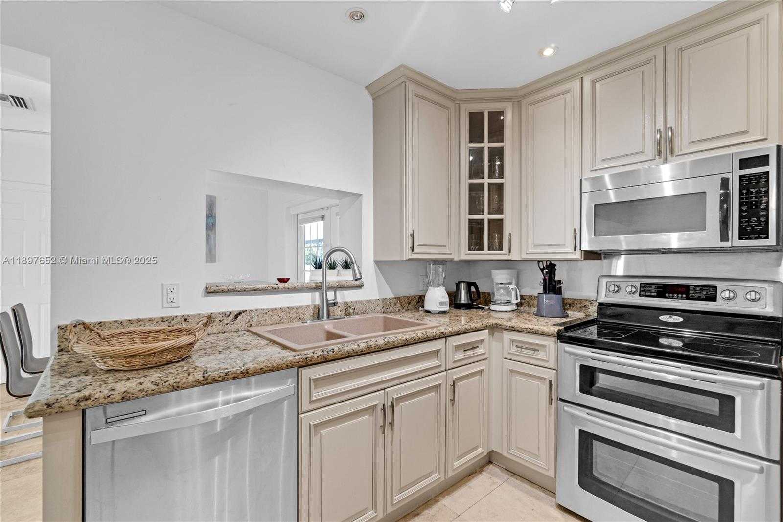 Small Image of 3338 TAFT ST, Hollywood Number 20