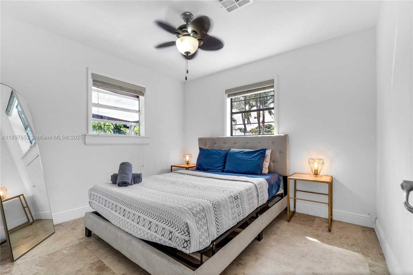 Small Image of 3338 TAFT ST, Hollywood Number 24