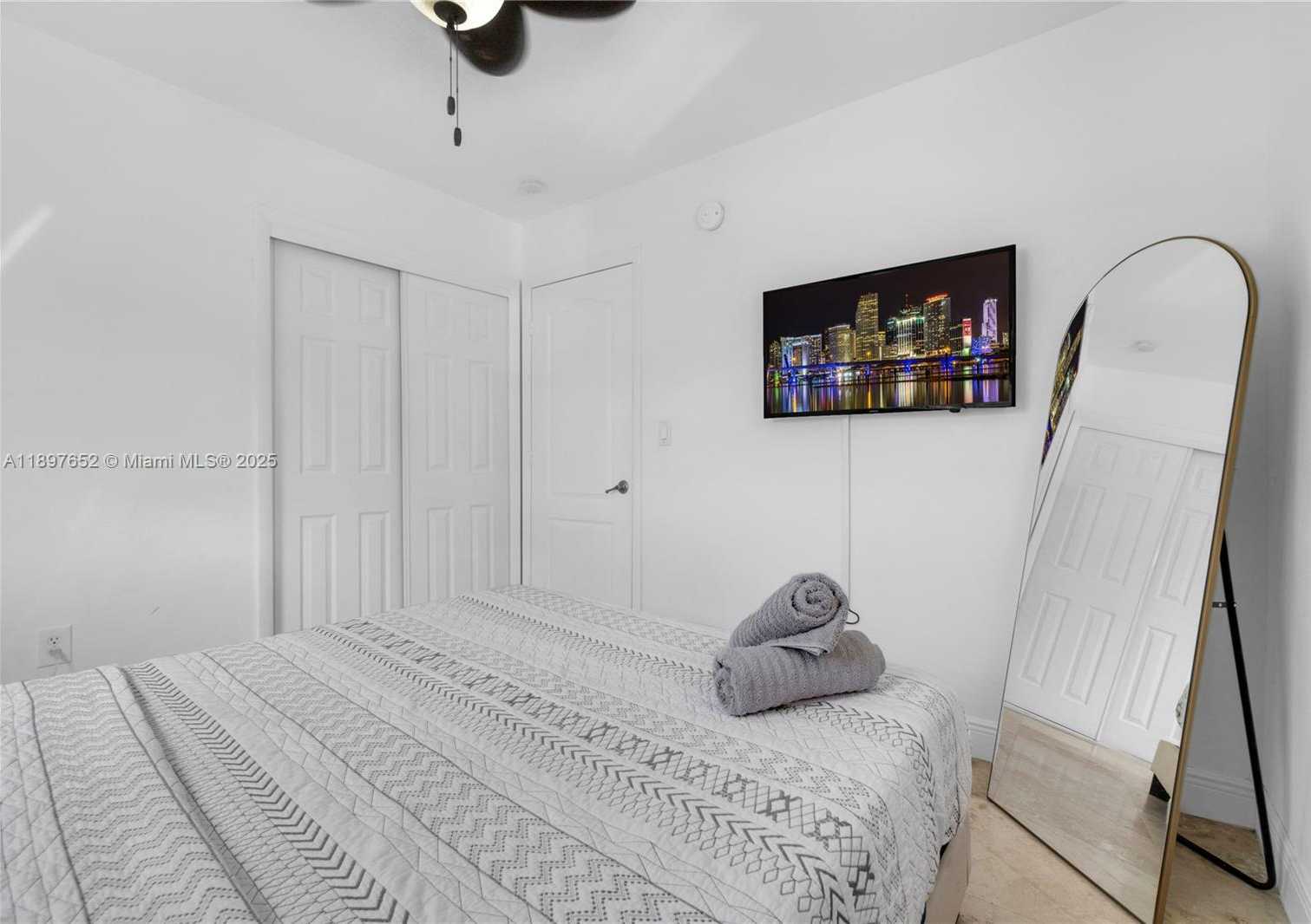 Small Image of 3338 TAFT ST, Hollywood Number 25
