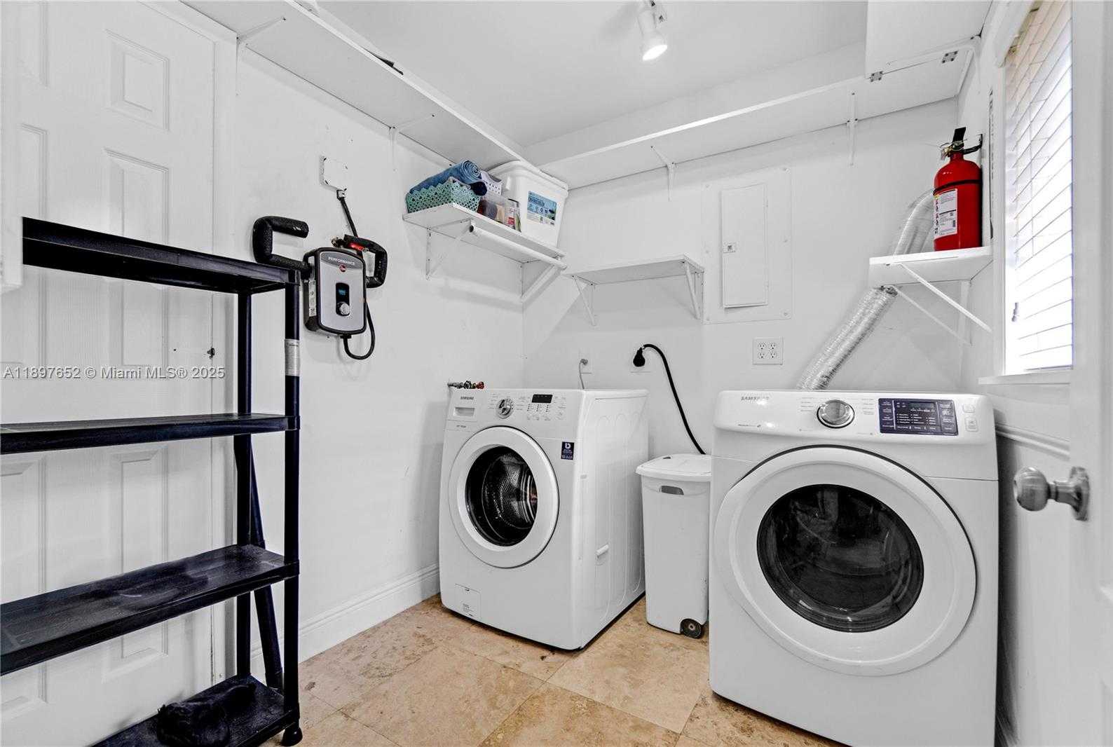 Small Image of 3338 TAFT ST, Hollywood Number 33