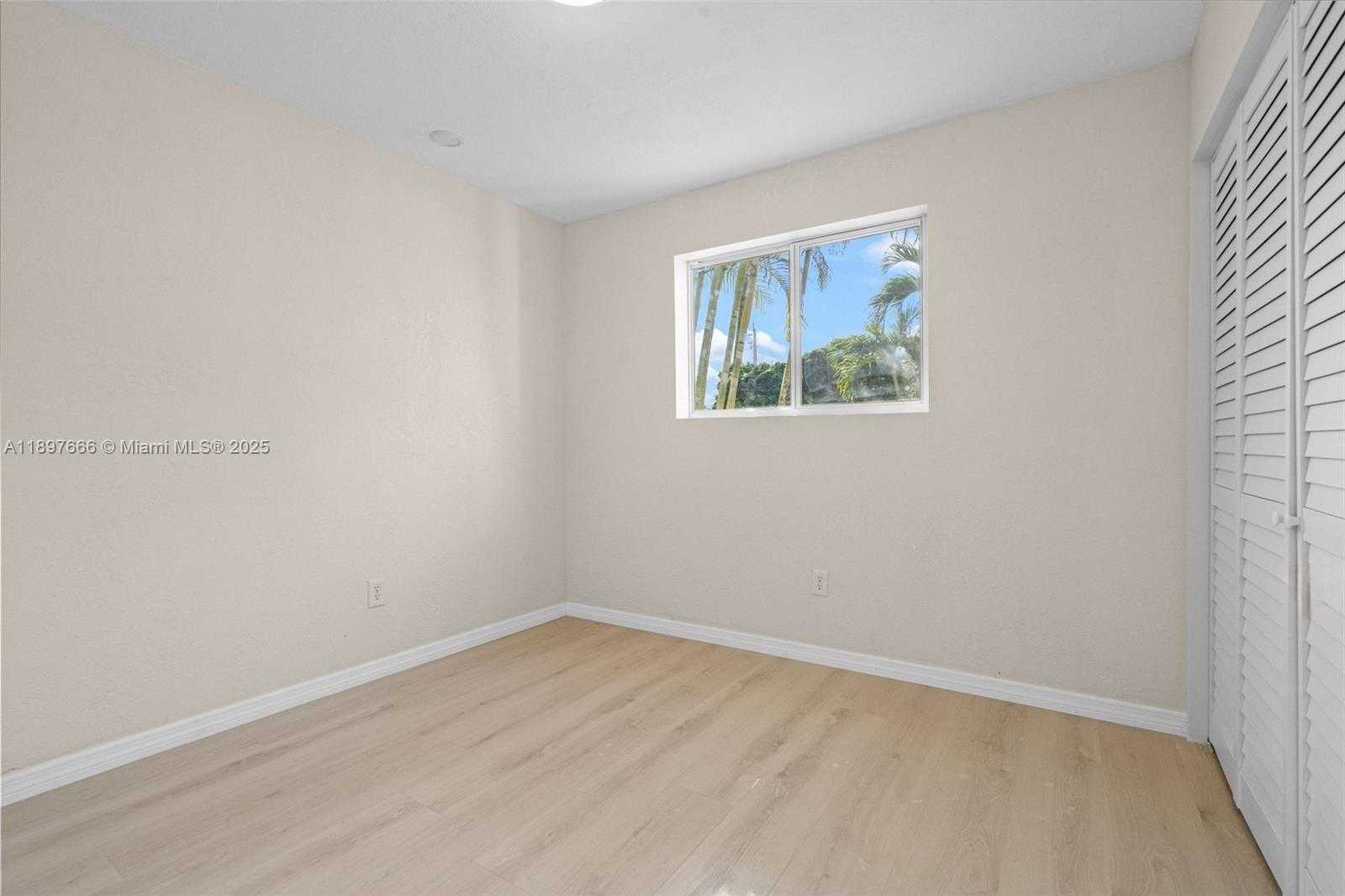 Small Image of 432 SOUTH WEST 64TH TER, Margate Number 14