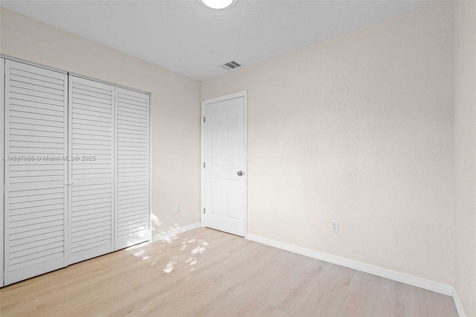 Small Image of 432 SOUTH WEST 64TH TER, Margate Number 15