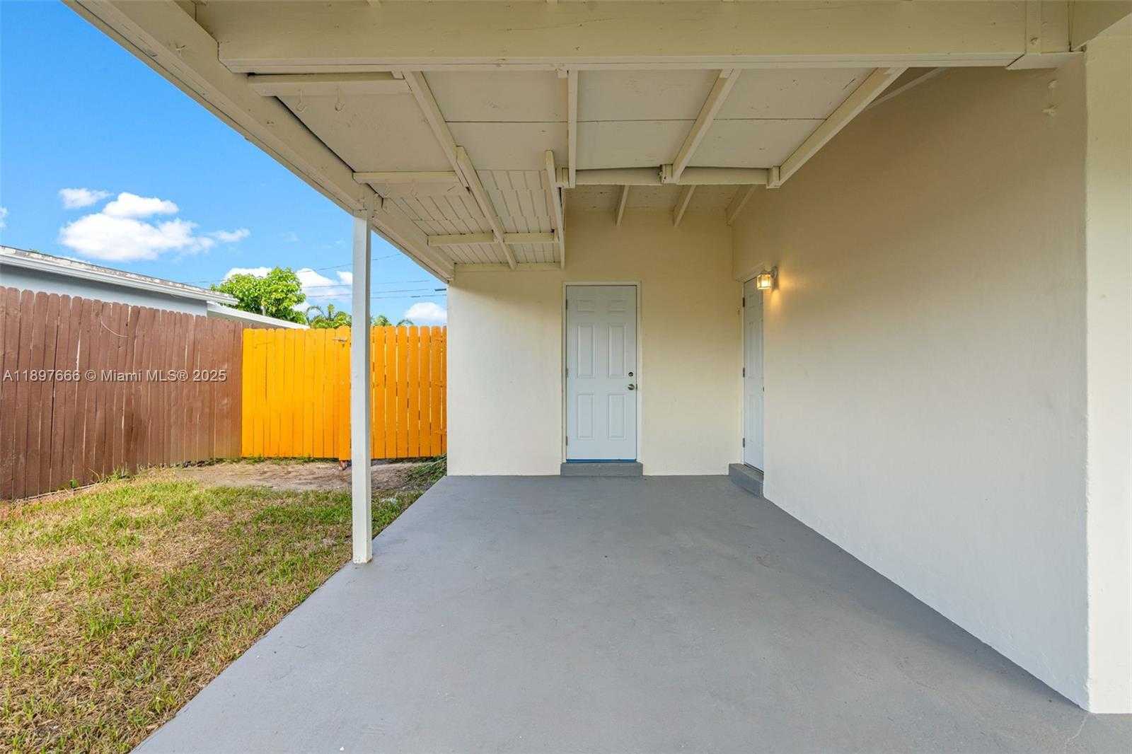 Small Image of 432 SOUTH WEST 64TH TER, Margate Number 5