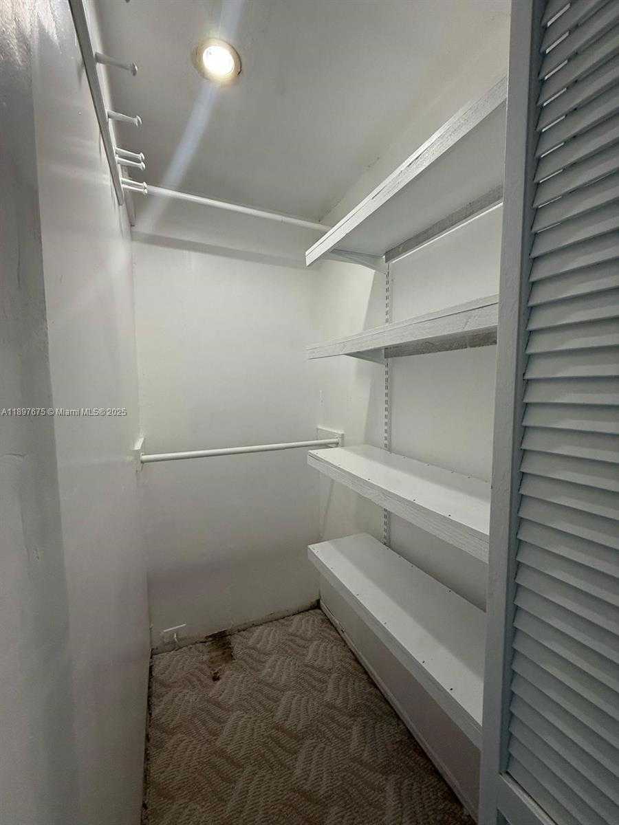 Imagen de Pequeño Objeto