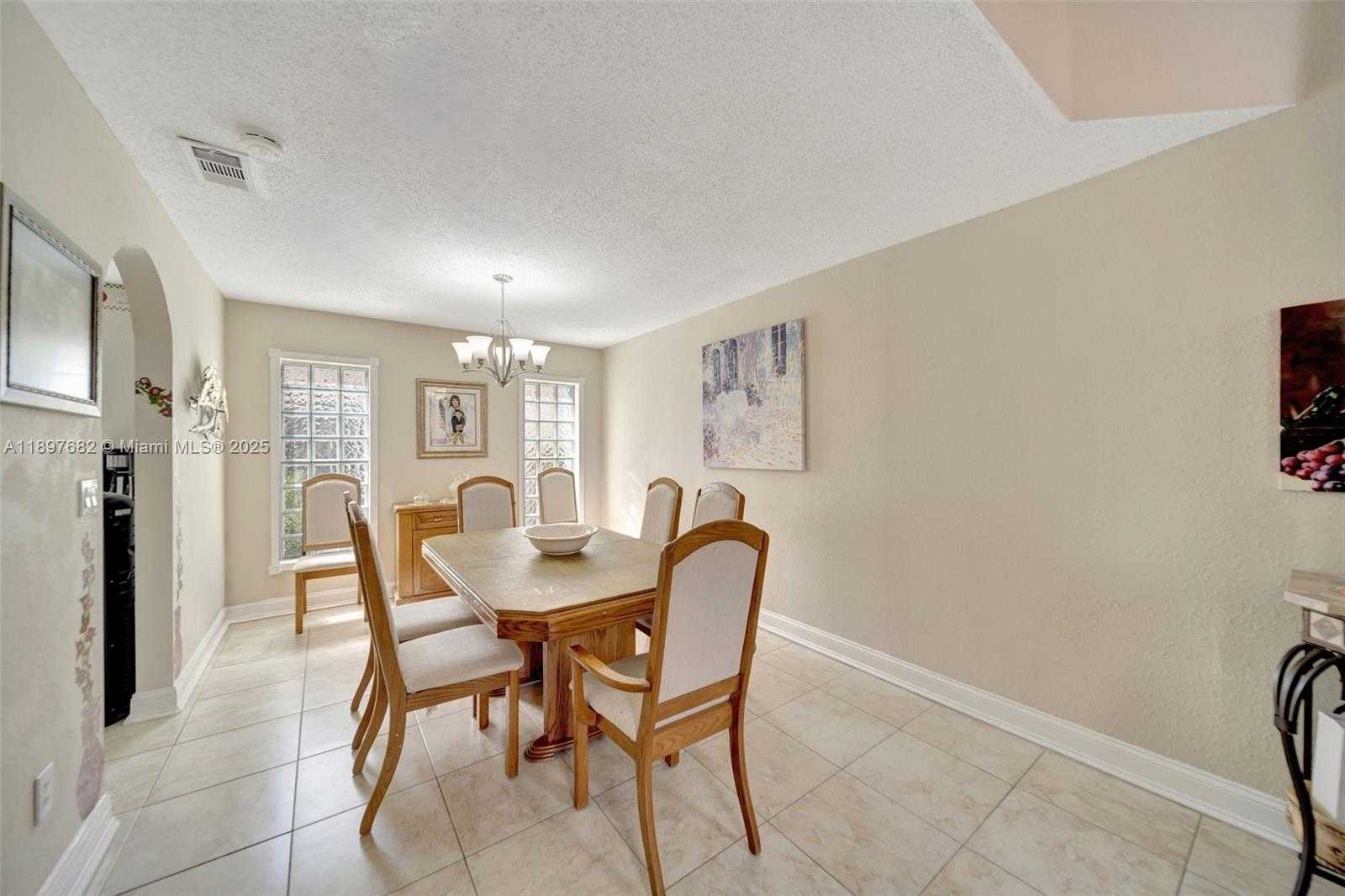 Small Image of 1653 SOUTH WEST 158TH TER, Pembroke Pines Number 15