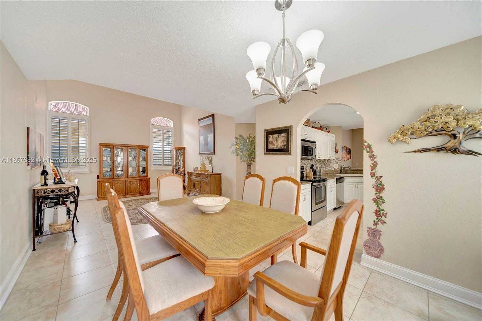 Small Image of 1653 SOUTH WEST 158TH TER, Pembroke Pines Number 16