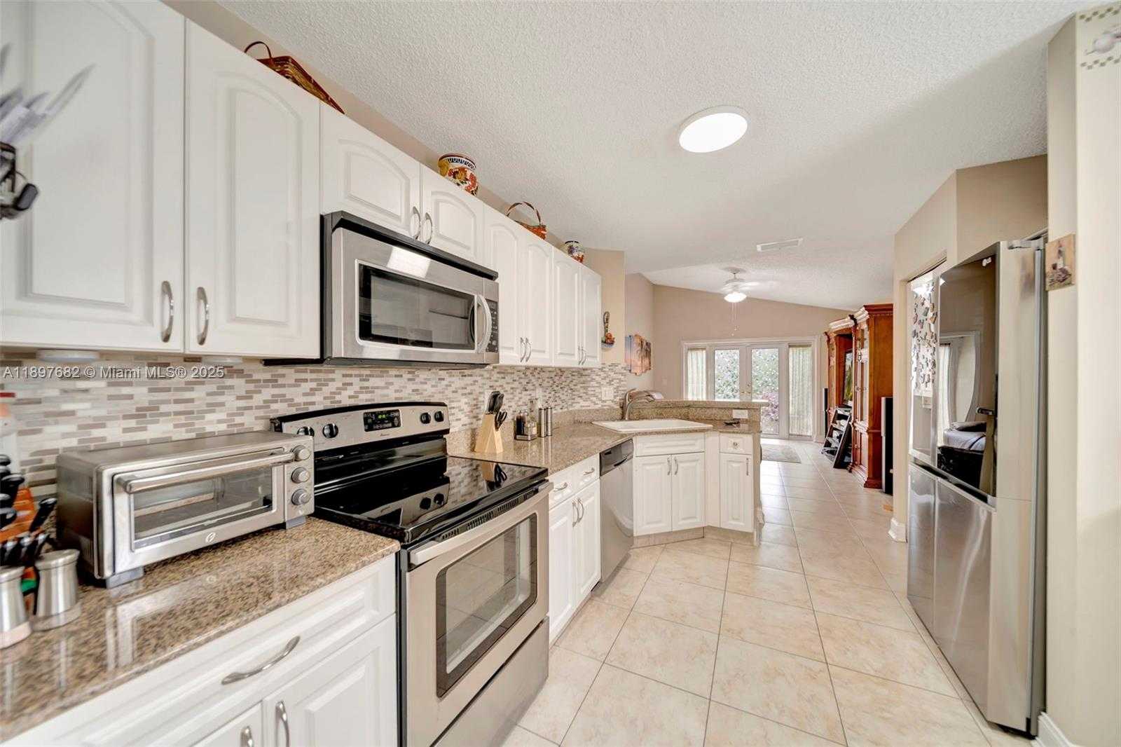 Small Image of 1653 SOUTH WEST 158TH TER, Pembroke Pines Number 17