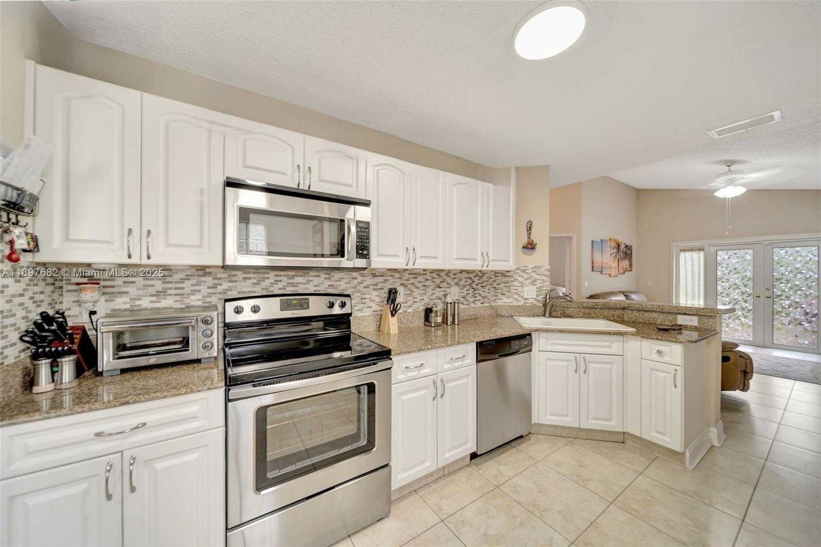 Small Image of 1653 SOUTH WEST 158TH TER, Pembroke Pines Number 21