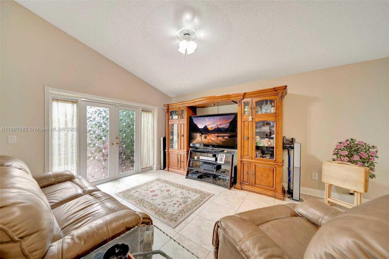 Small Image of 1653 SOUTH WEST 158TH TER, Pembroke Pines Number 23